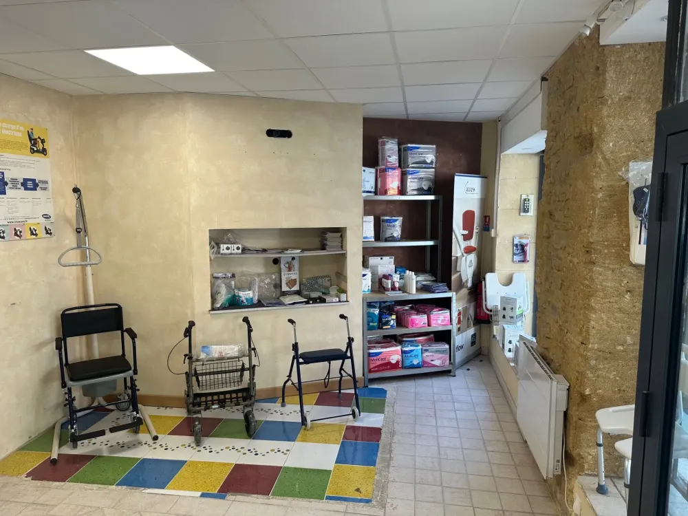 vitrine-materiel-medical-gard-rhodanien